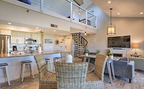 Walk To Beach Condo With Pool In Indian Shores!